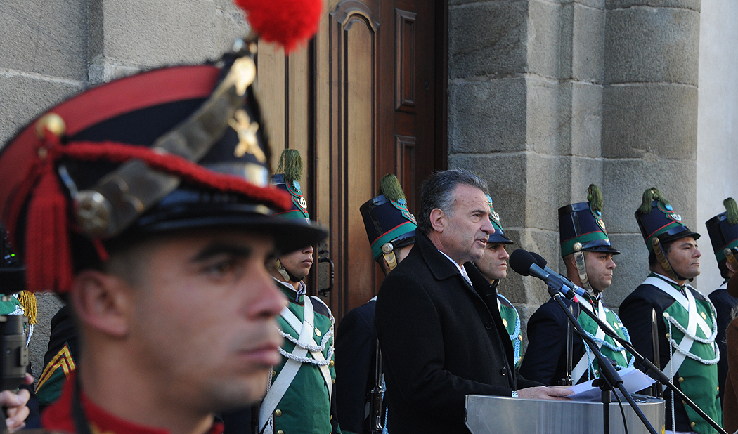 Daniel Salinas en acto por Jura de la Constitución. Foto: Presidencia