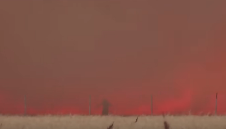 Hombre sale de incendio en Zamora