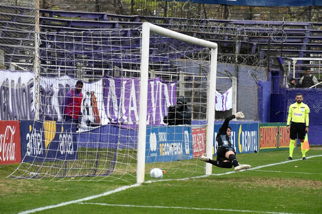 Guirín en Defensor Sporting-Plaza Colonia. Foto: Leo Mainé.