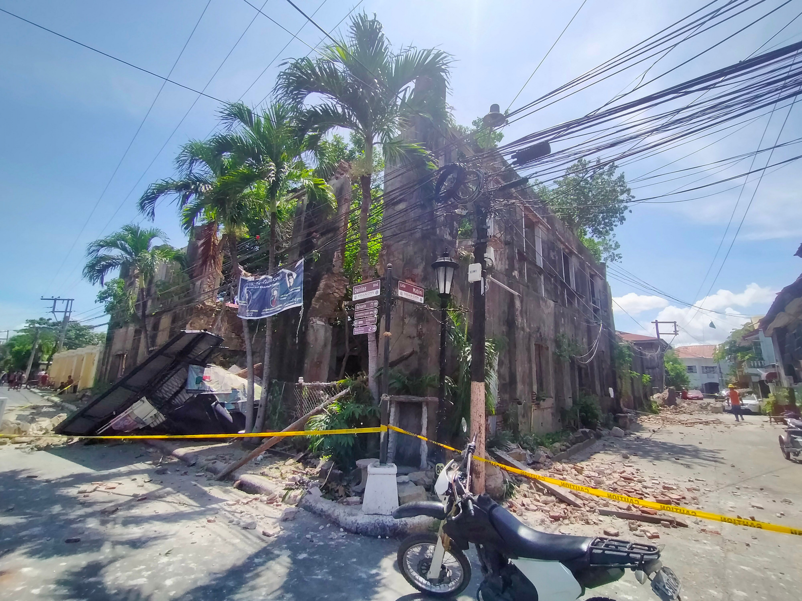 Destrozos en Filipinas tras terremoto. Foto: AFP