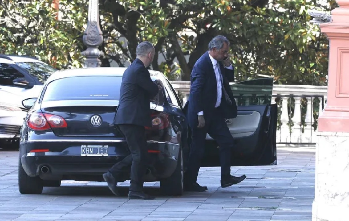El ministro de desarrollo productivo Daniel Scioli entrando a Casa Rosada. Foto: Gerardo Viercovich / La Nación (GDA)
