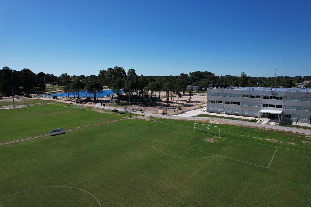El colegio Areteia inauguró su nuevo edificio de secundaria en el km 25 de A. Giannattassio.  Foto: Cortesía