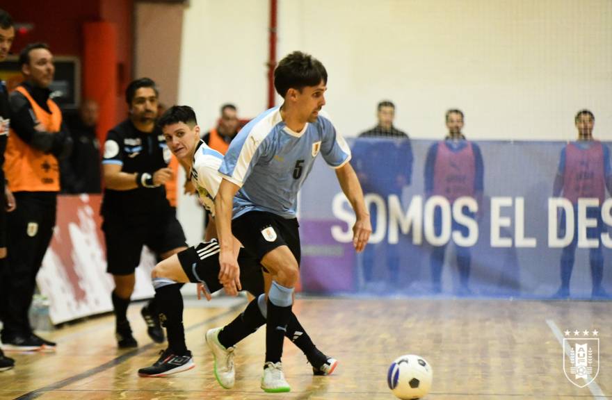 Agustín Sosa anotó dos goles en los amistosos ante Argentina. Foto: @auffutbolsala