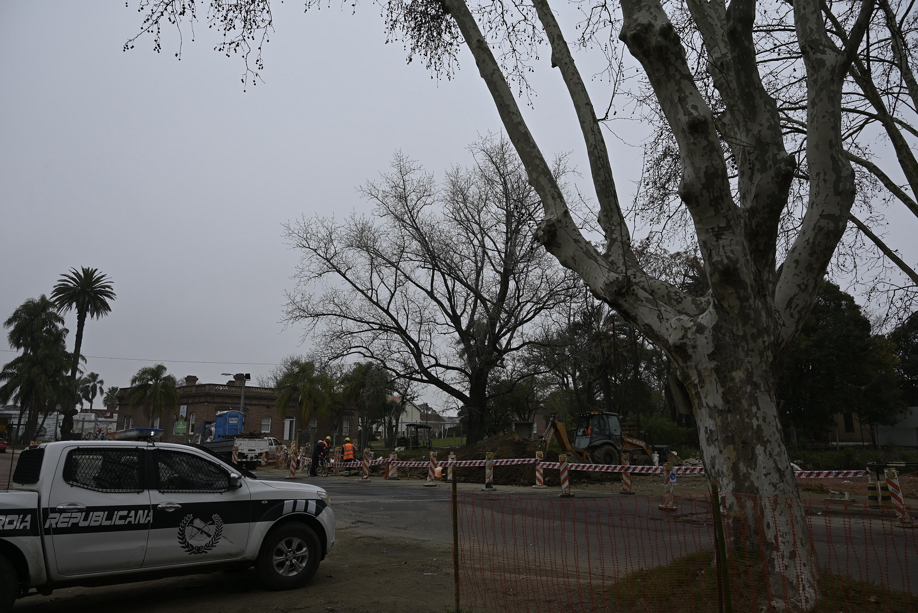 Guardia Republicana en barrio Peñarol. Foto: Leonardo Mainé