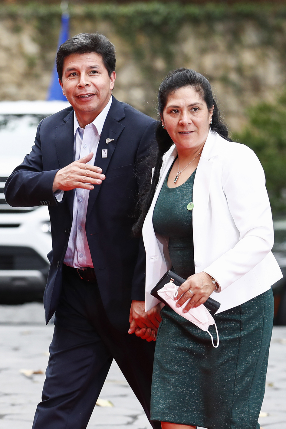 Pedro Castillo y Lilia Paredes. Foto: AFP.