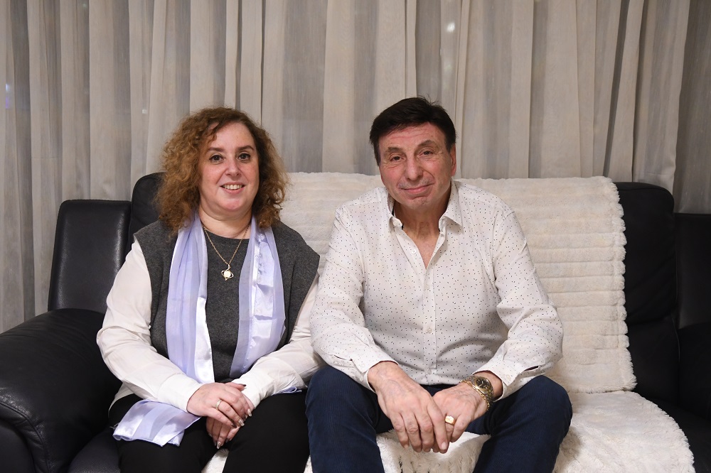Morris y su esposa Iael