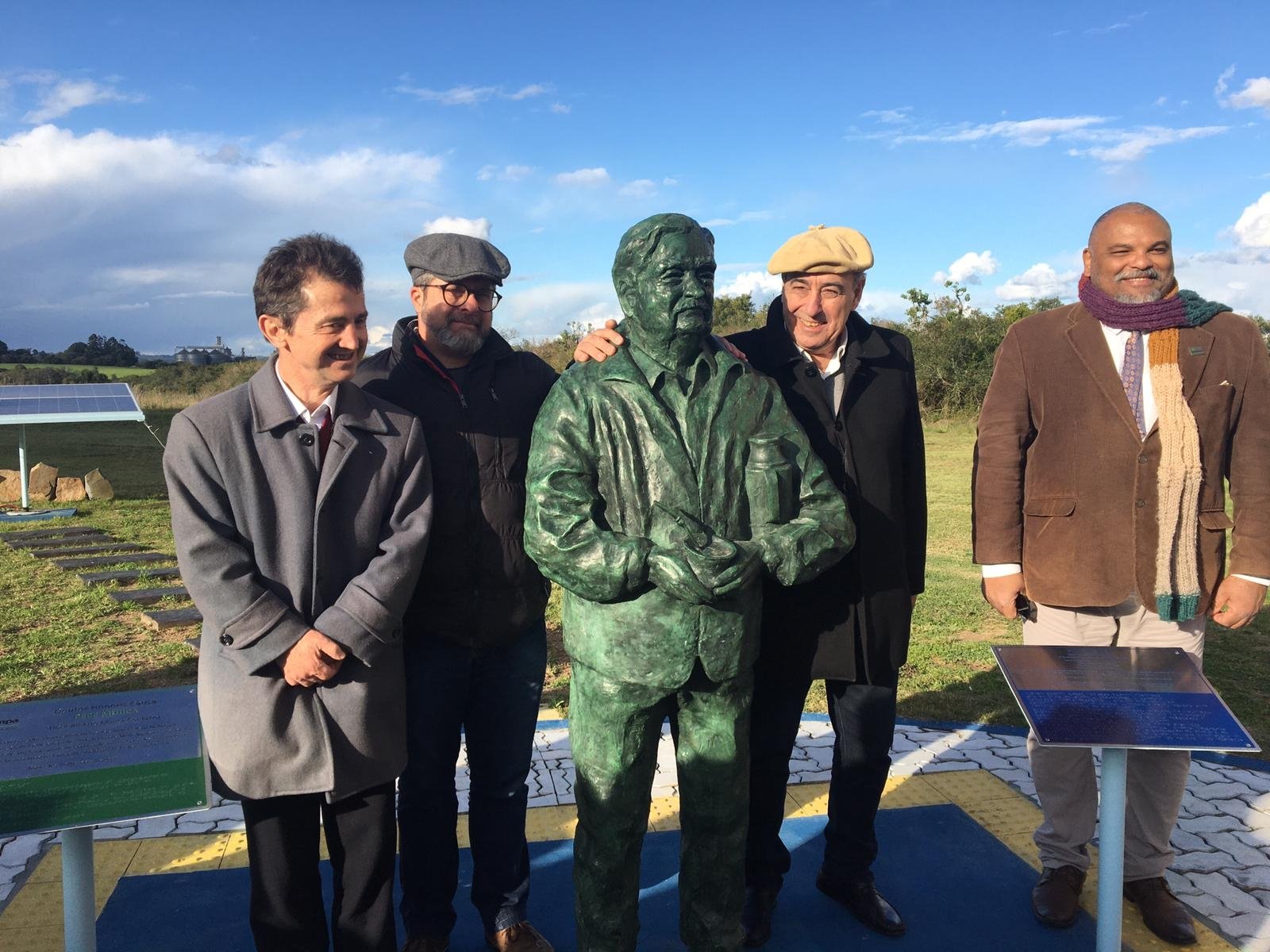 Estatua de bronce de José Mujica. Foto: @AlfredoFratti