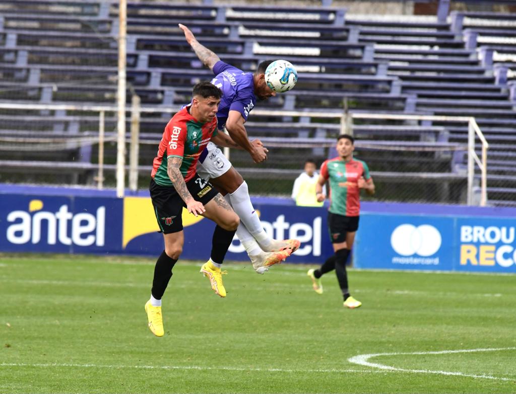 Defensor Sporting-Boston River. Foto: Leo Mainé.