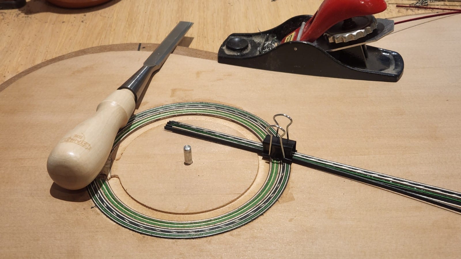 Un luthier uruguayo está haciendo la "guitarra celeste". Foto: Ricardo Musselli