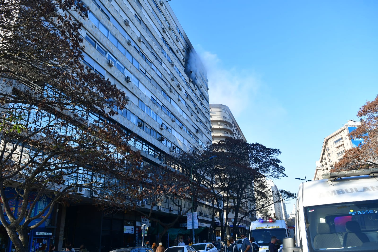 Incendio en apartamento en Avenida Libertador. Foto: Francisco Flores