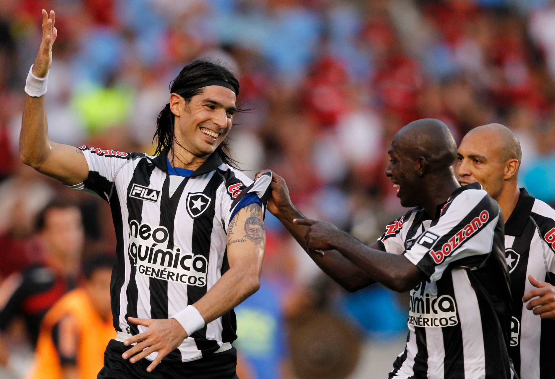 Sebastián Abreu defendiendo la camiseta de Botafogo. Foto: Archivo El País.