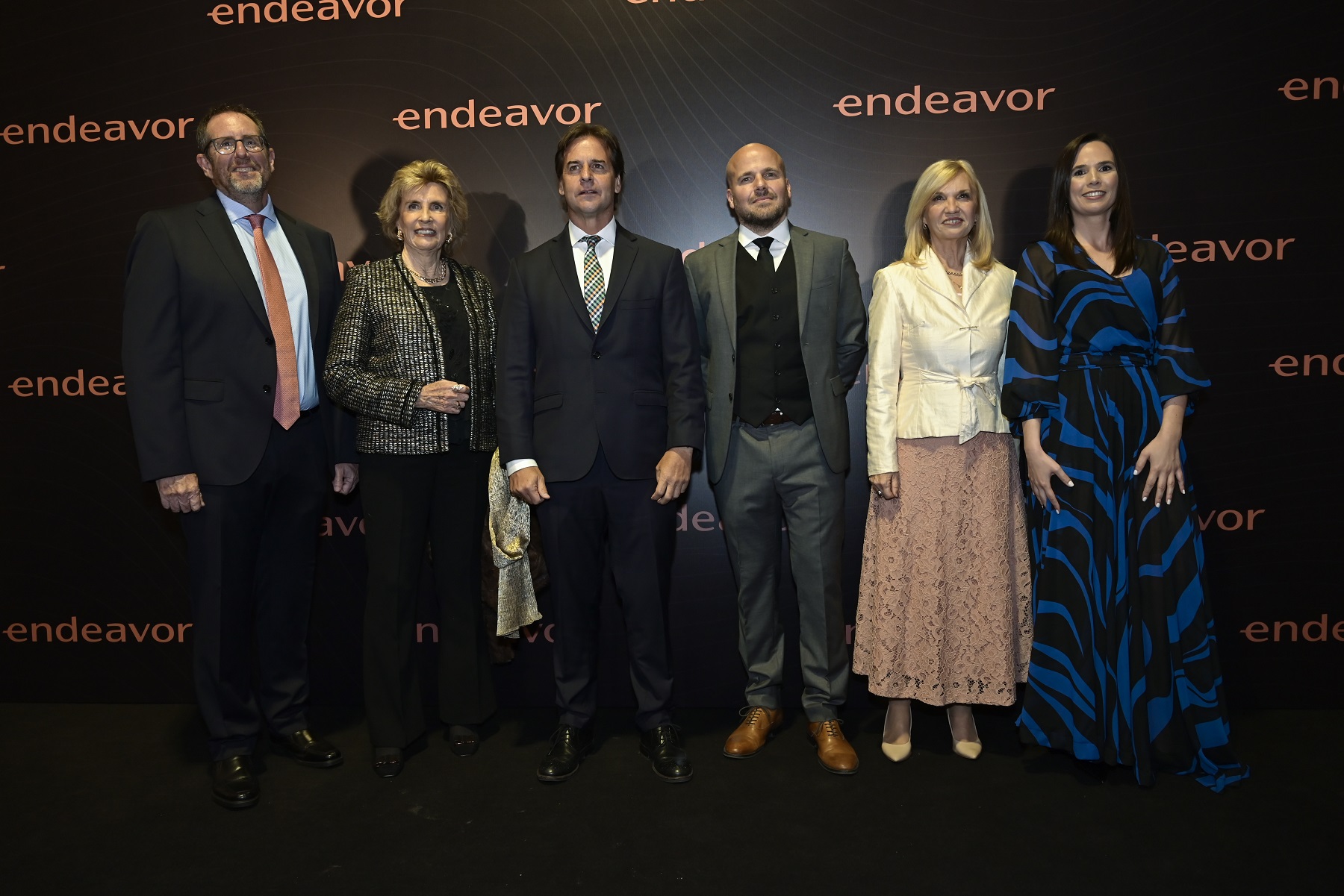 Sergio Fogel, Julia Rodríguez Larreta, Luis Lacalle Pou, Eduardo Mangarelli, Beatriz Argimon y Analía Migues. Foto: Leonardo Mainé.