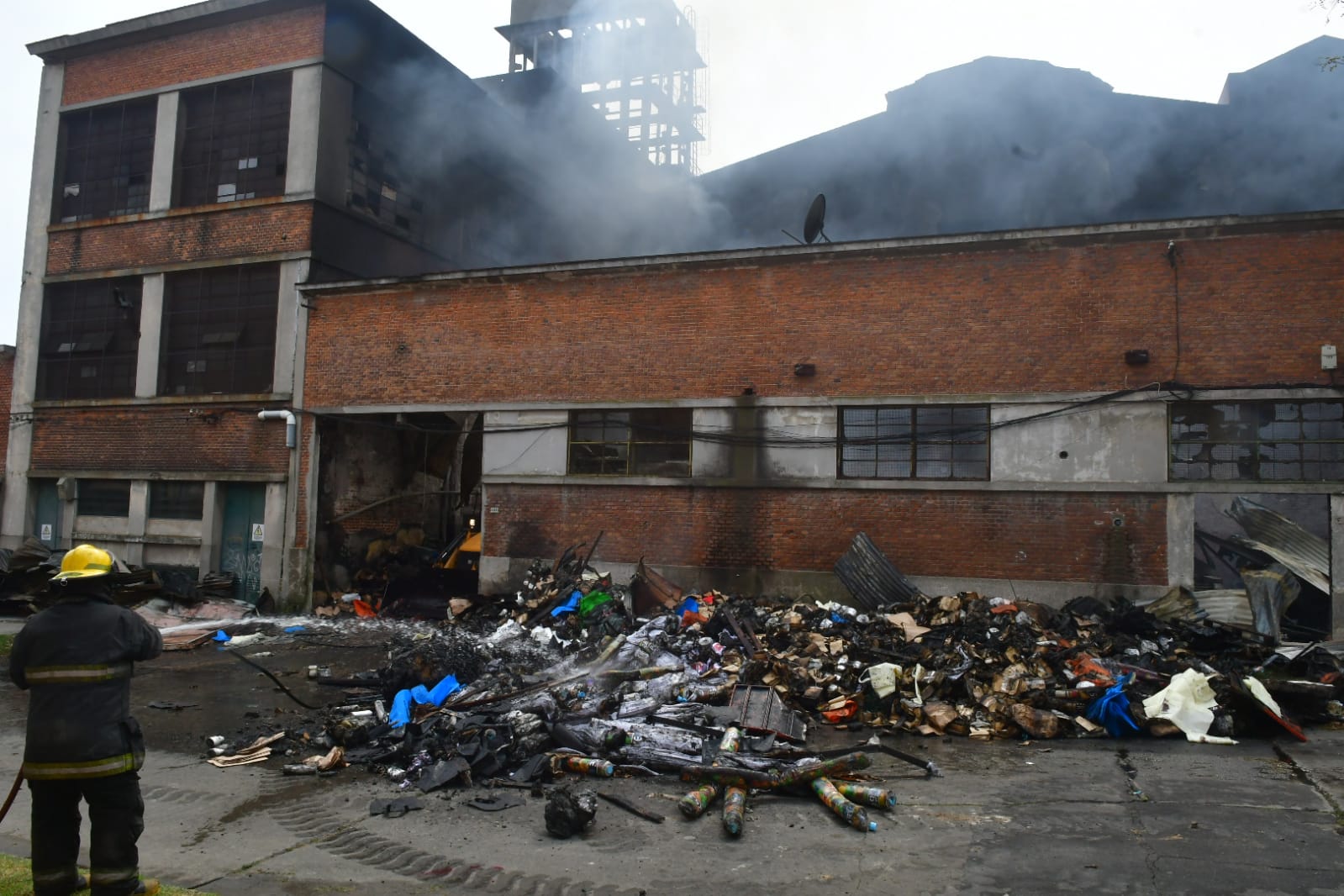 Incendio en exfábrica Bao. Foto: Francisco Flores
