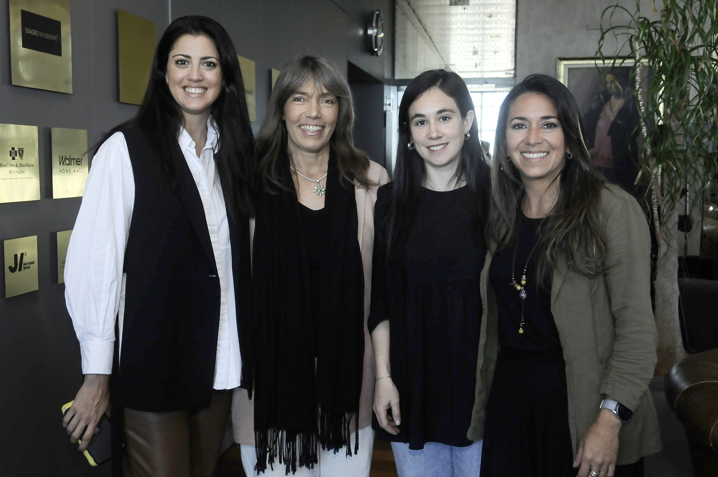 Lucía Cabanas, Mercedes Viola, Matilde Ayala y Lorena Muiño. Foto: Darwin Borrelli.