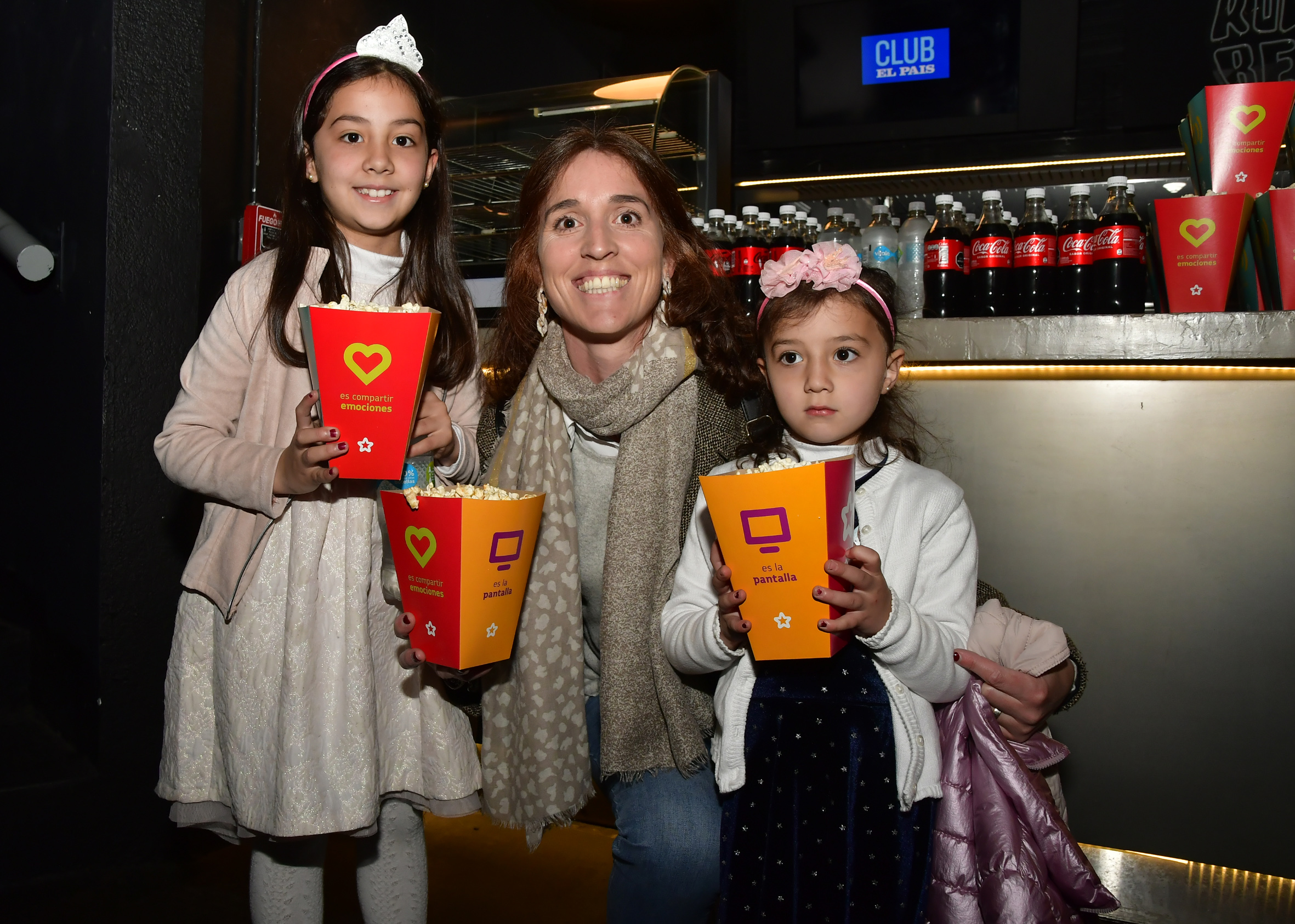 Federica Torres, María Pía Grasso y Guillermina Torres en una tarde con magia.
