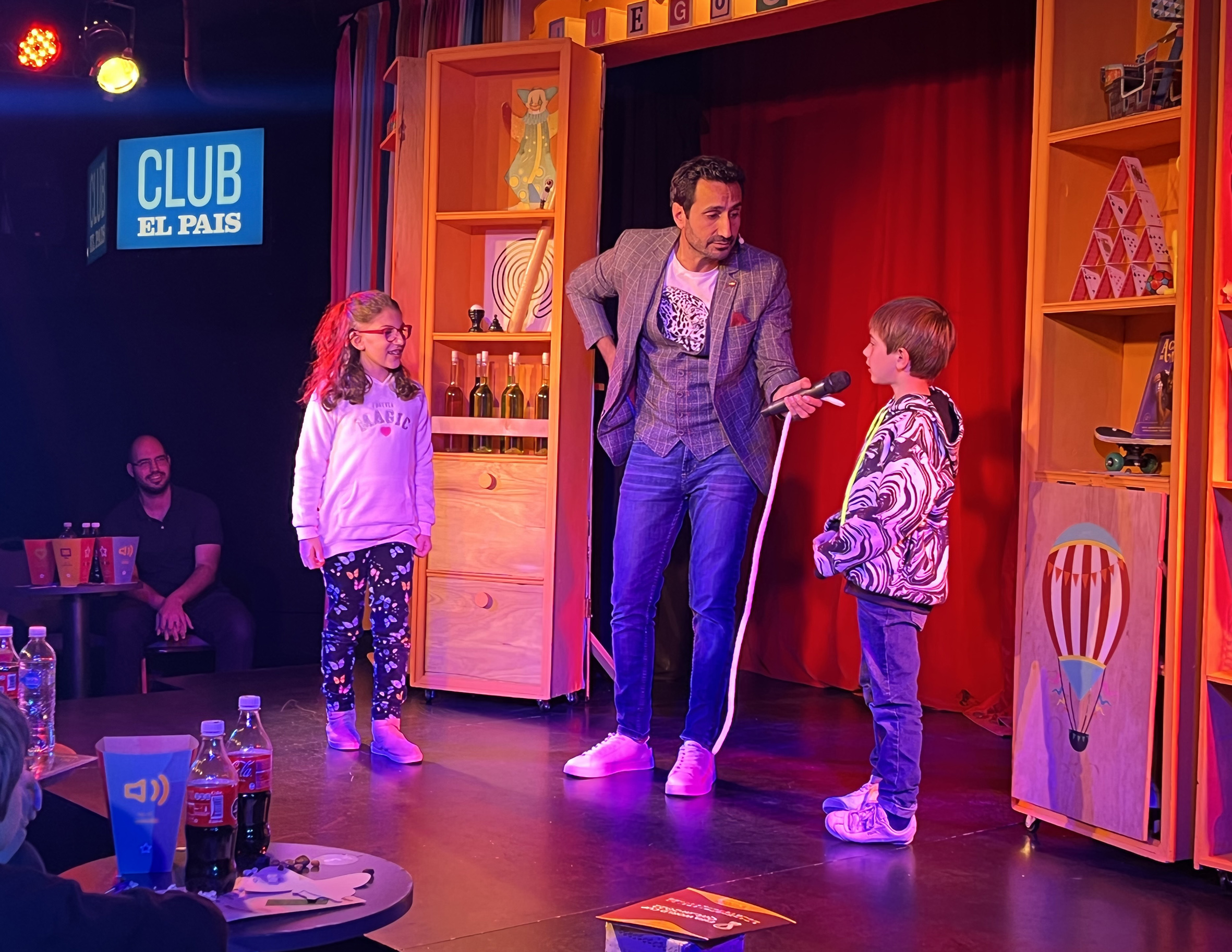 La función exclusiva de Pura Magia suscitó la atención de todos los invitados de El País.