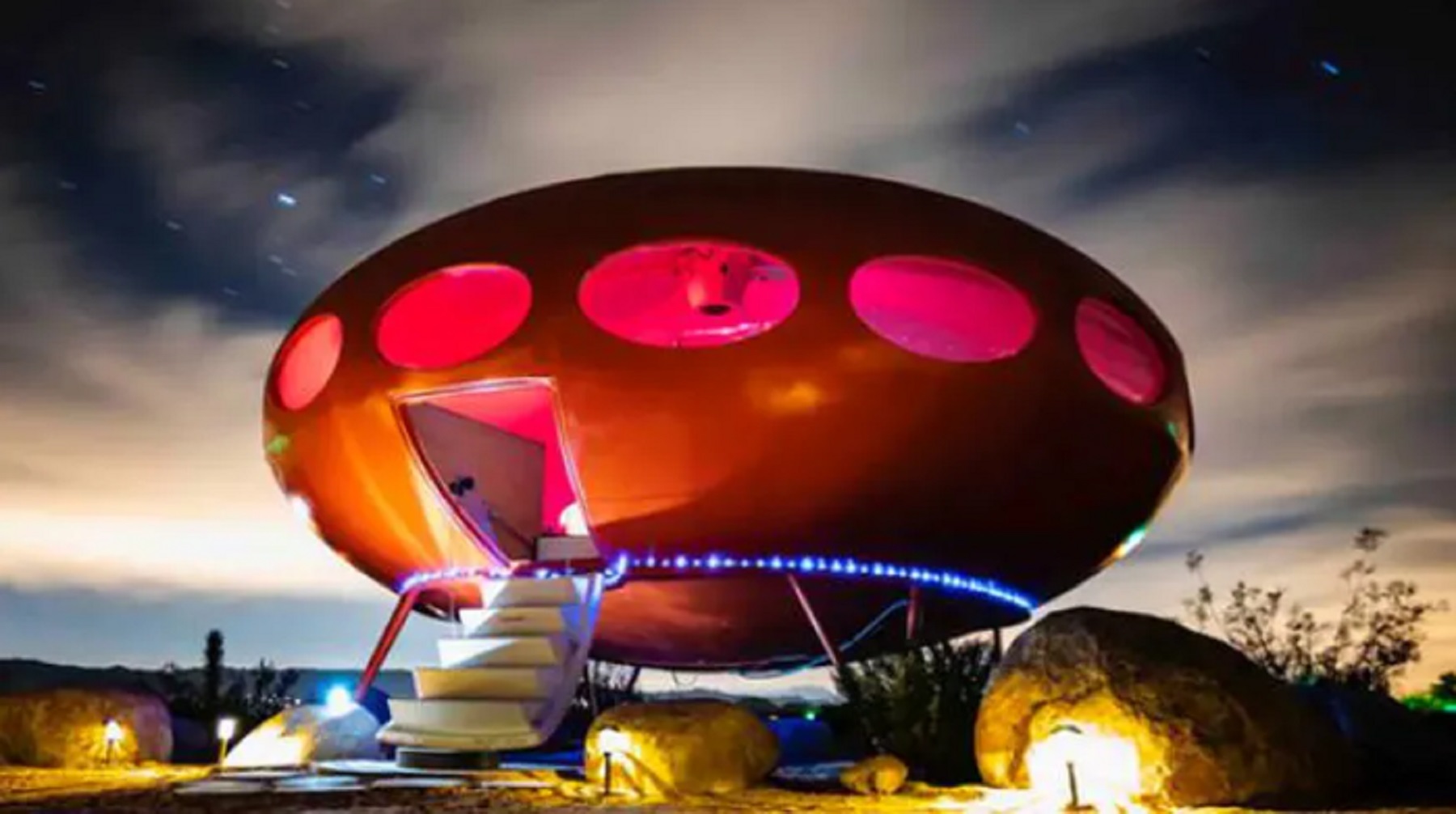 Casa del Futuro está en el Parque Nacional Joshua Tree en California, Estados Unidos. Foto: Airbnb