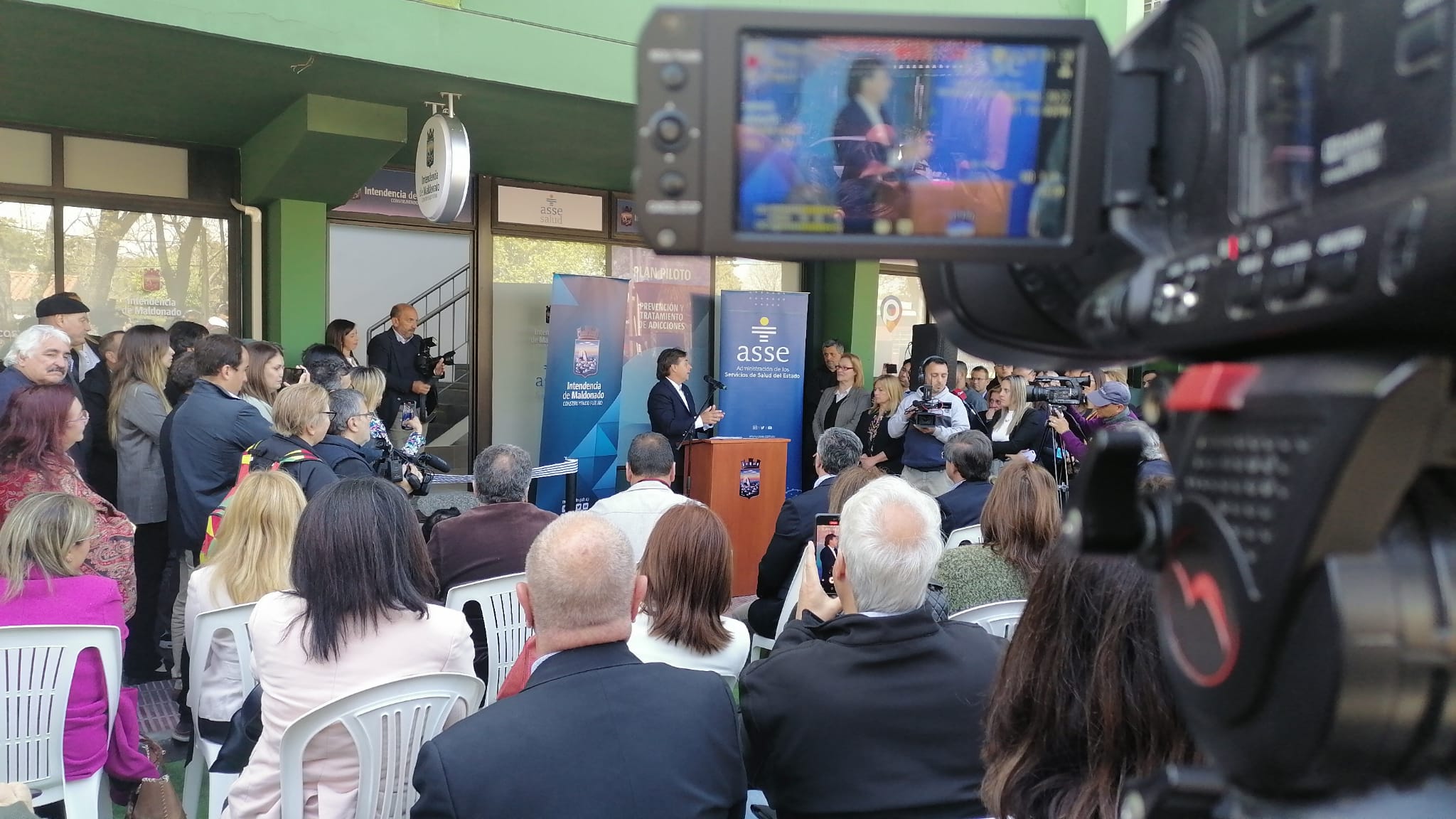 Lacalle en el centro de control de adicciones en Maldonado. Foto: Ricardo Figueredo