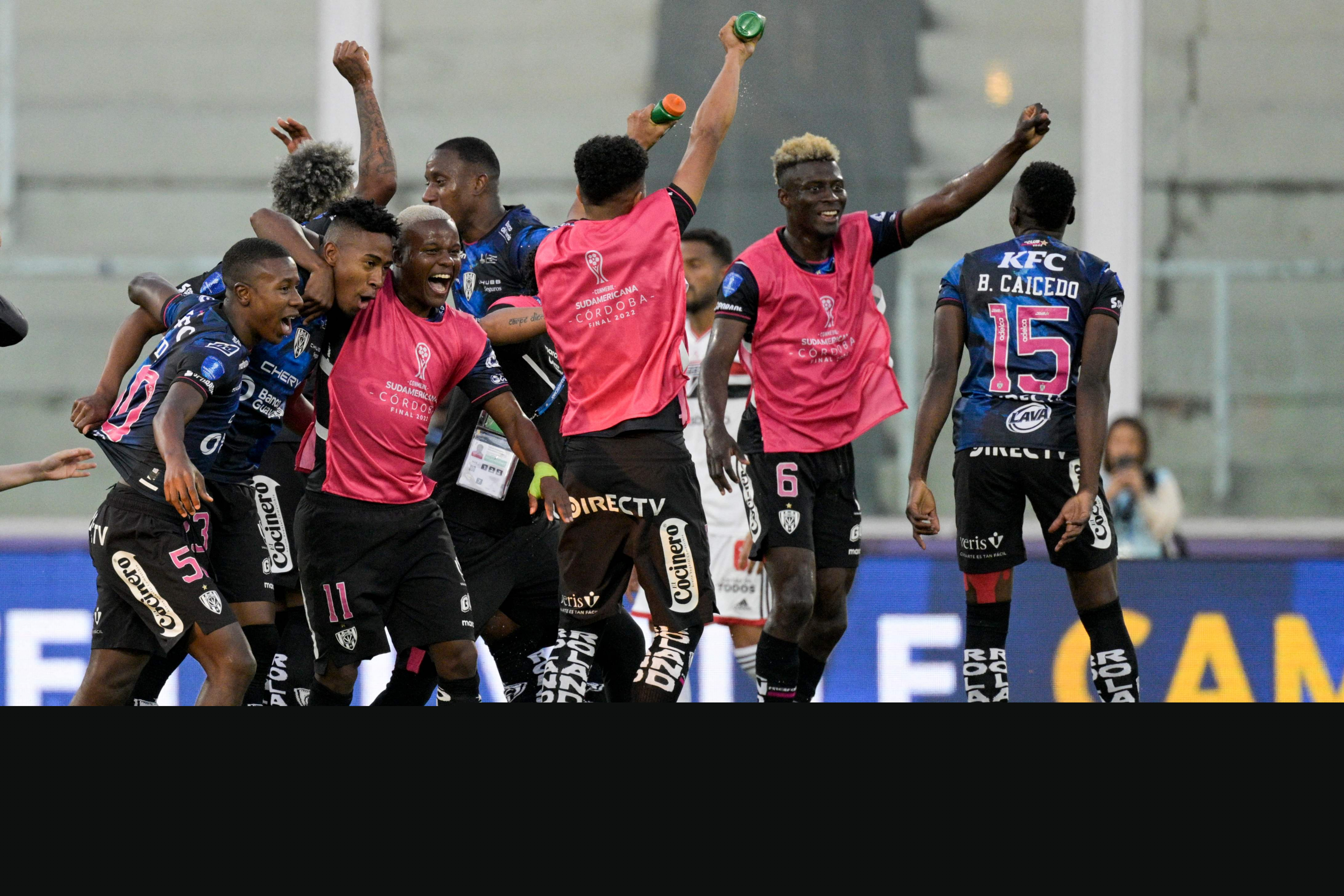 Los jugadores de Independiente del Valle festejan el título de Copa Sudamericana 2022. Foto: AFP