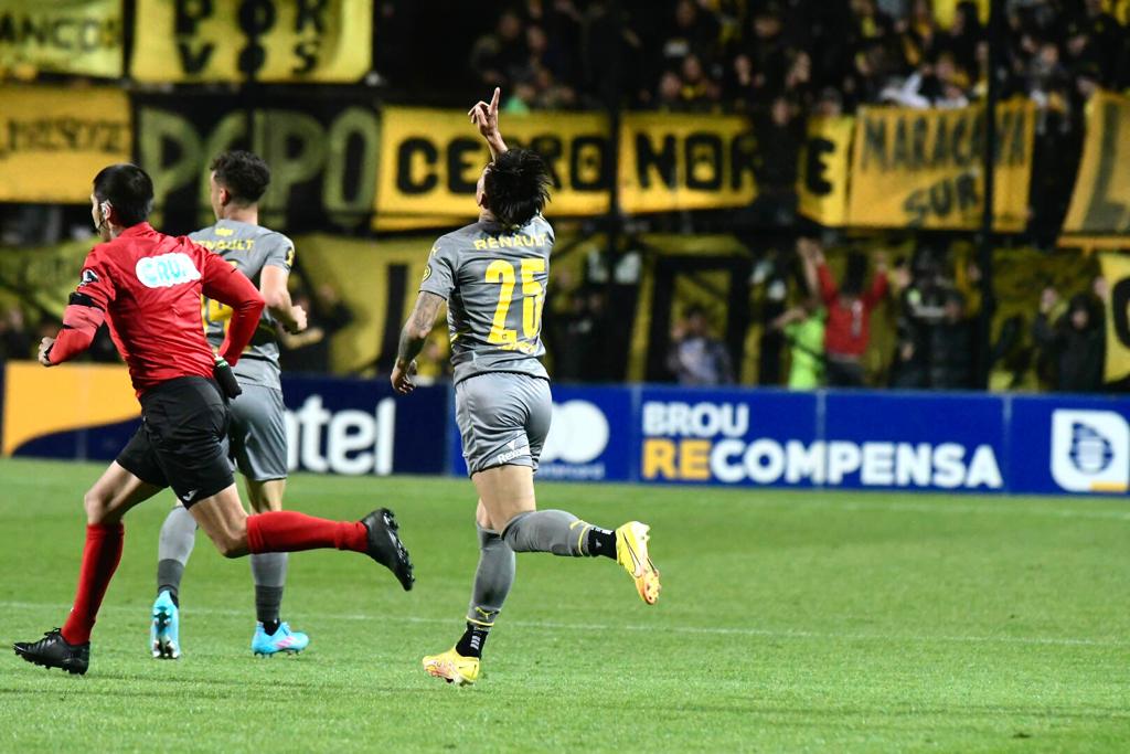 Ignacio Laquintana en la victoria ante Wanderers. Foto: Leonardo Mainé.