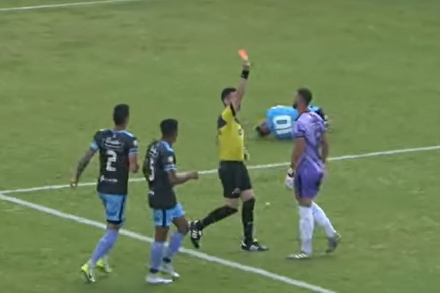 Argentino de Quilmes utilizó cuatro arqueros en un partido. Foto: captura.