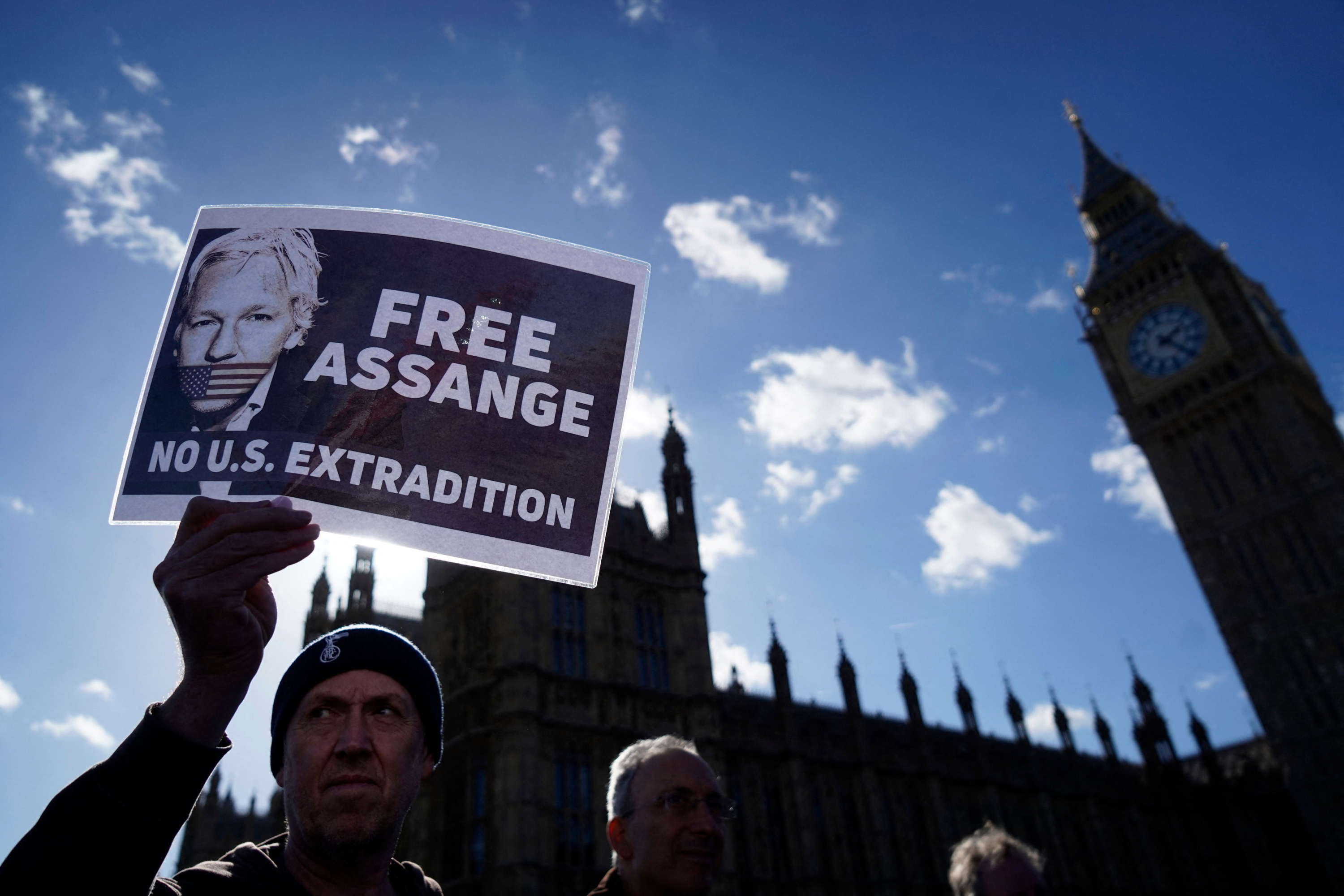 Manifestación contraria a extradición de Julian Assange a Estados Unidos. Foto: AFP