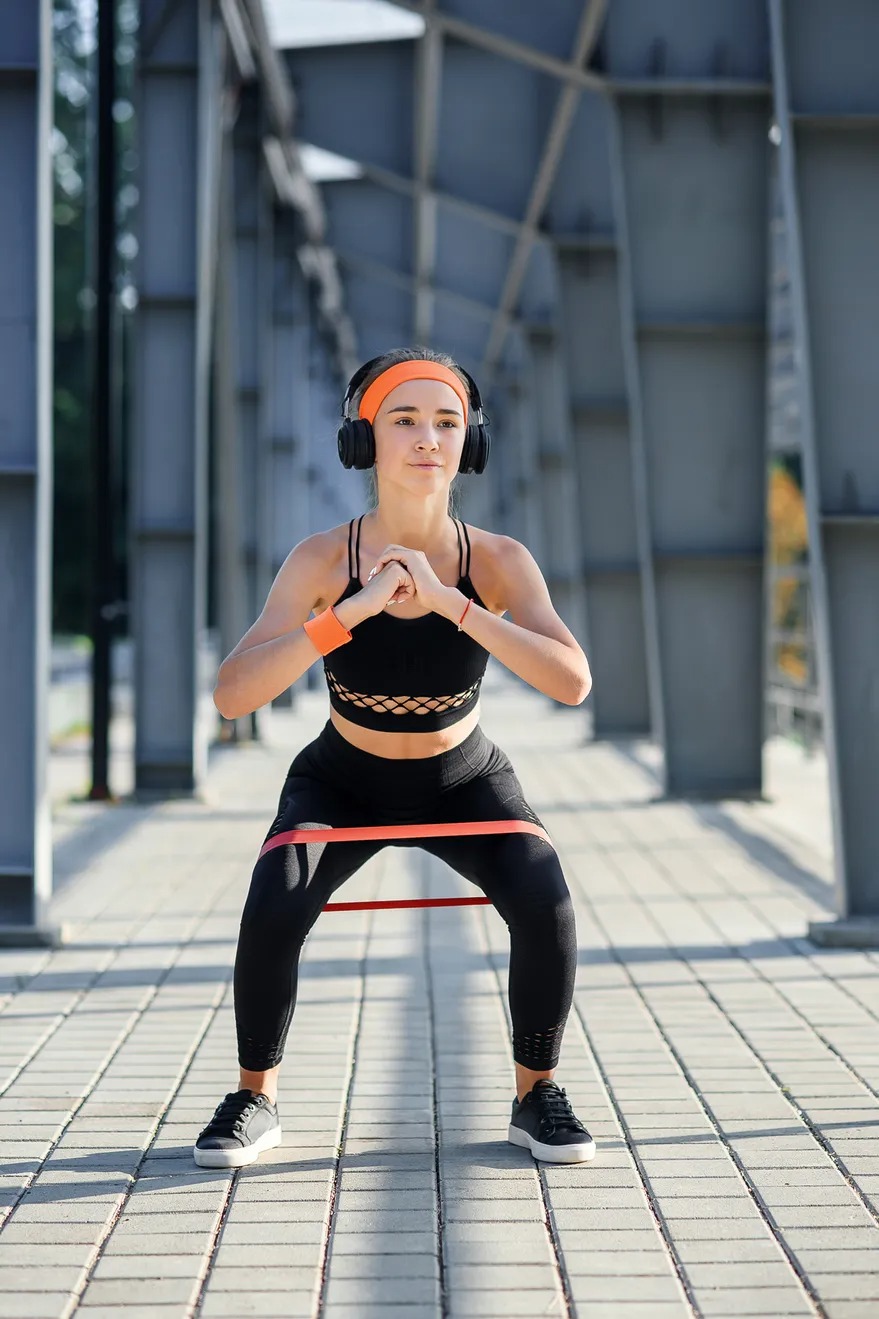 sentadillas con banda elástica