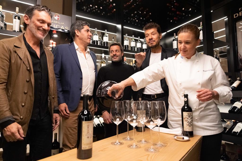 Tinelli disfrutó de una exclusiva cena en St. Tropez de Enjoy Punta del Este.