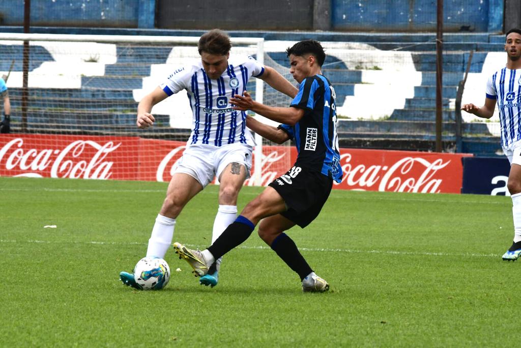 Liverpool y Cerro Largo se enfrentaron la 14 fecha del Torneo Clausura 2022. Foto: Leonardo Mainé
