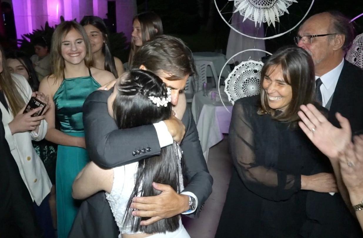 Lupe en su cumpleaños de 15 con Luis Lacalle Pou. Foto: Gentileza de Claudia Méndez