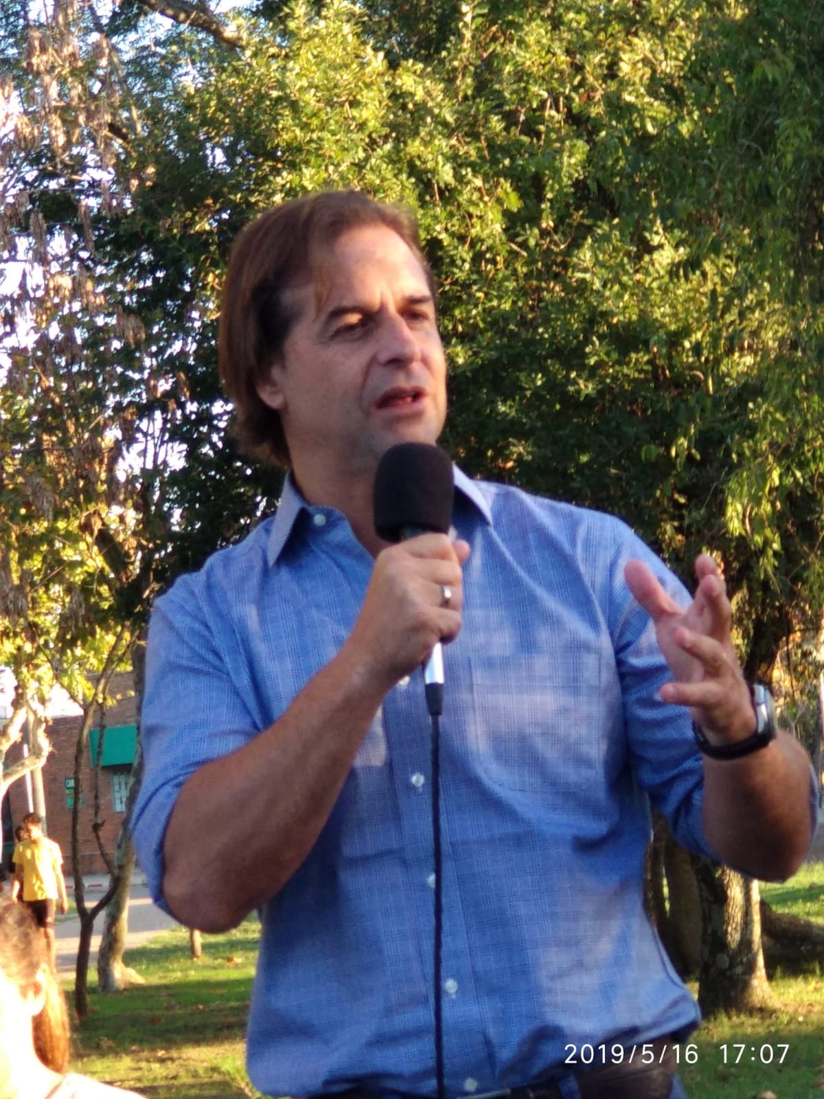 Foto de Luis Lacalle Pou tomada por Lupe en campaña. Foto: Claudia Méndez