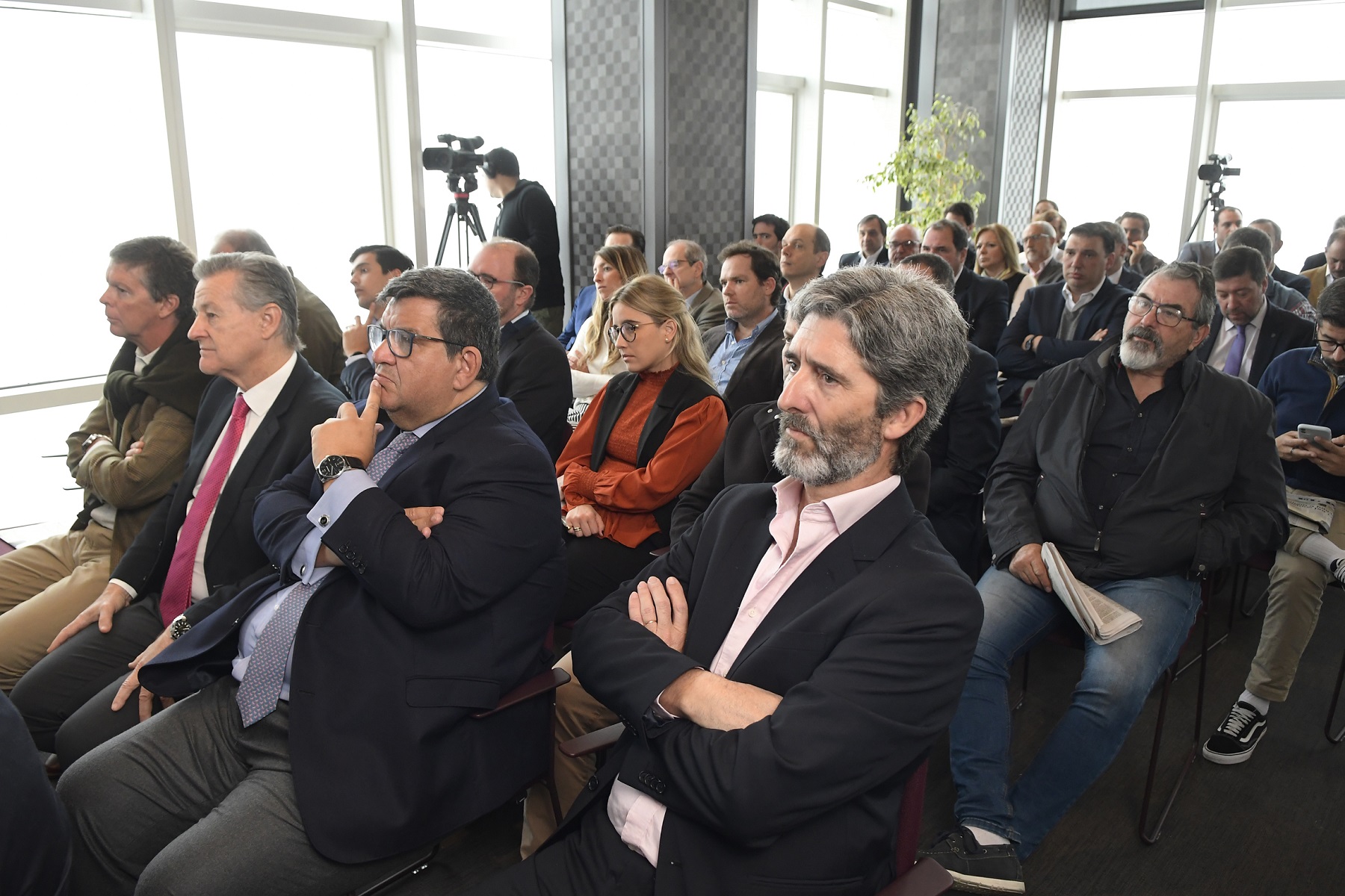El evento suscitó el interés de representantes de diversas actividades que valoraron las exposiciones referidas a temas clave realizadas por los expertos. Foto: Leonardo Mainé.