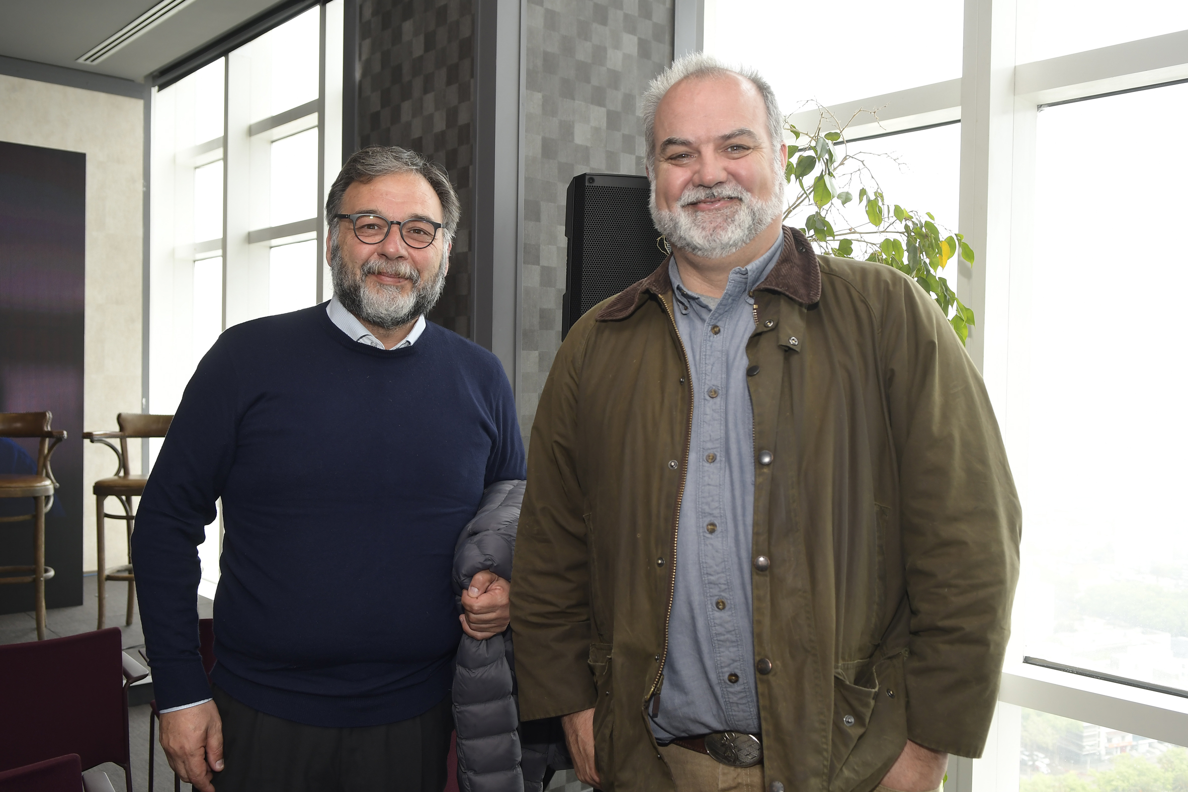 Leonardo Palmero y Christopher Jones.