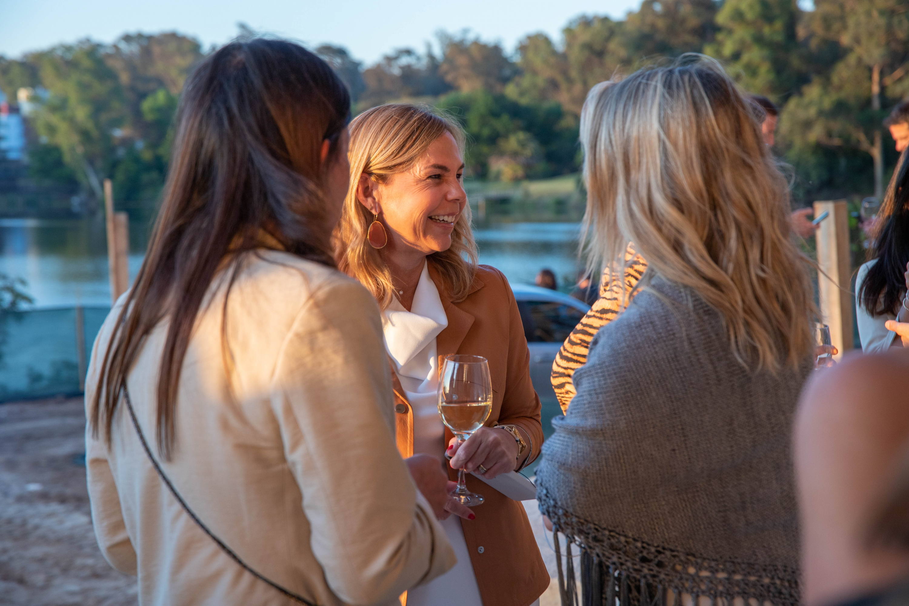 Inés Paullier de Crisci, Sole Perna de Urgal y Magali Benhayon.  =