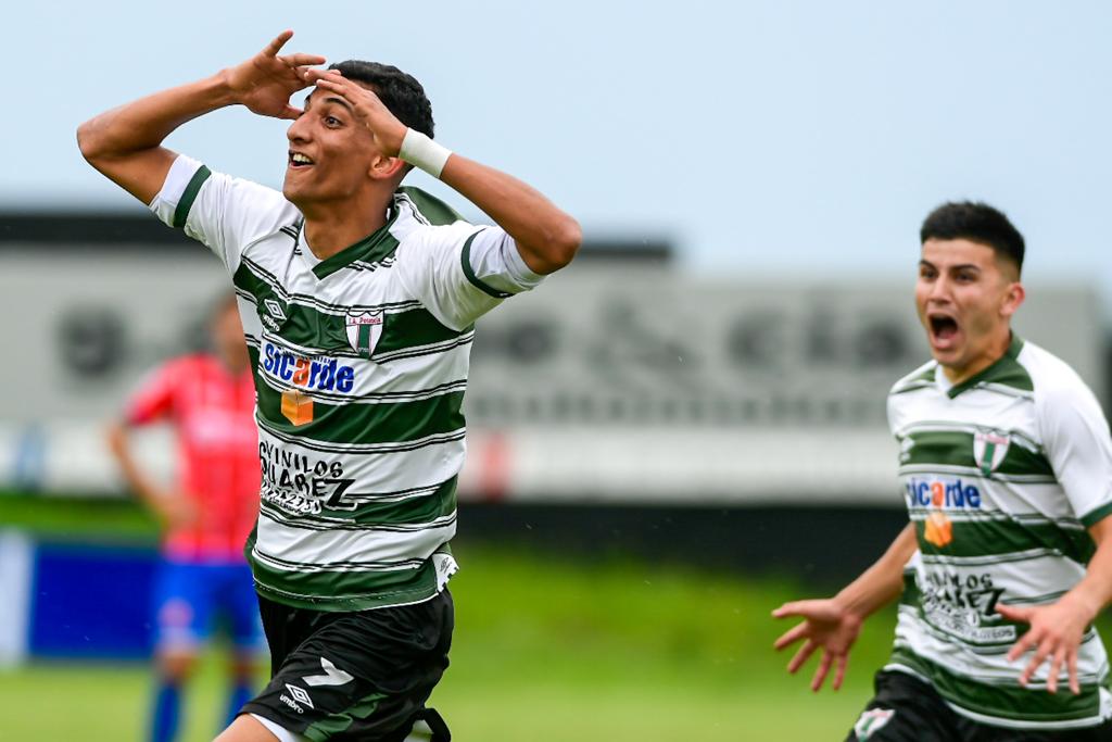 Potencia derrotó a Central Español y ascendió a la Segunda División Profesional. Foto: Estefanía Leal.