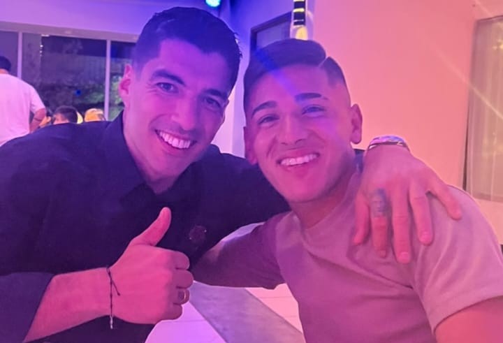 Luis Suárez y Leandro Lozano.