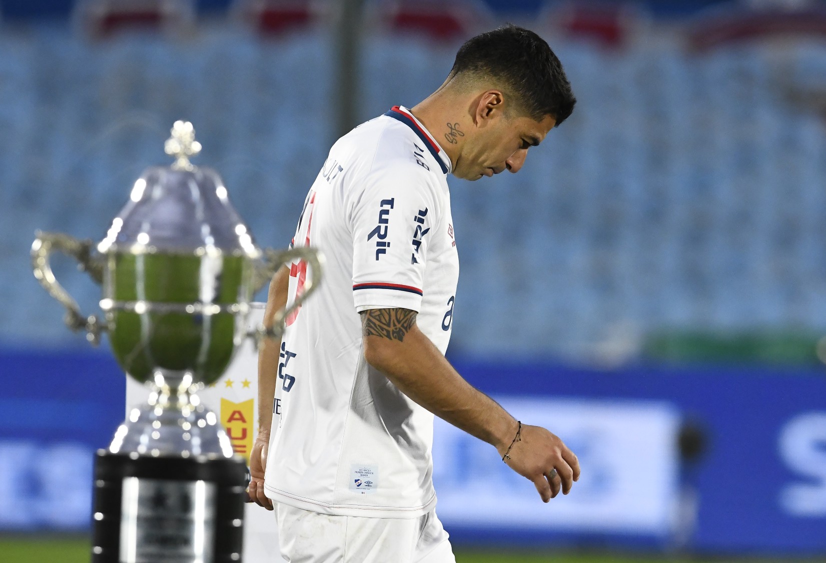 Luis Suárez al término de Nacional-Liverpool. Foto: Leonardo Mainé.