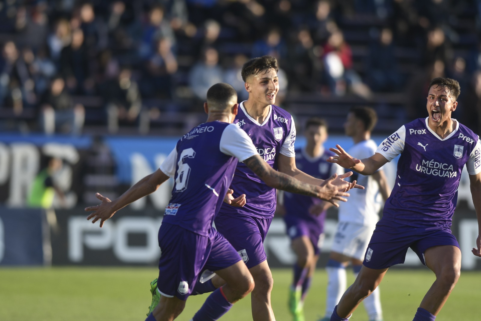 Defensor Sporting vs. Progreso cómo llegan, cuándo juegan y a qué