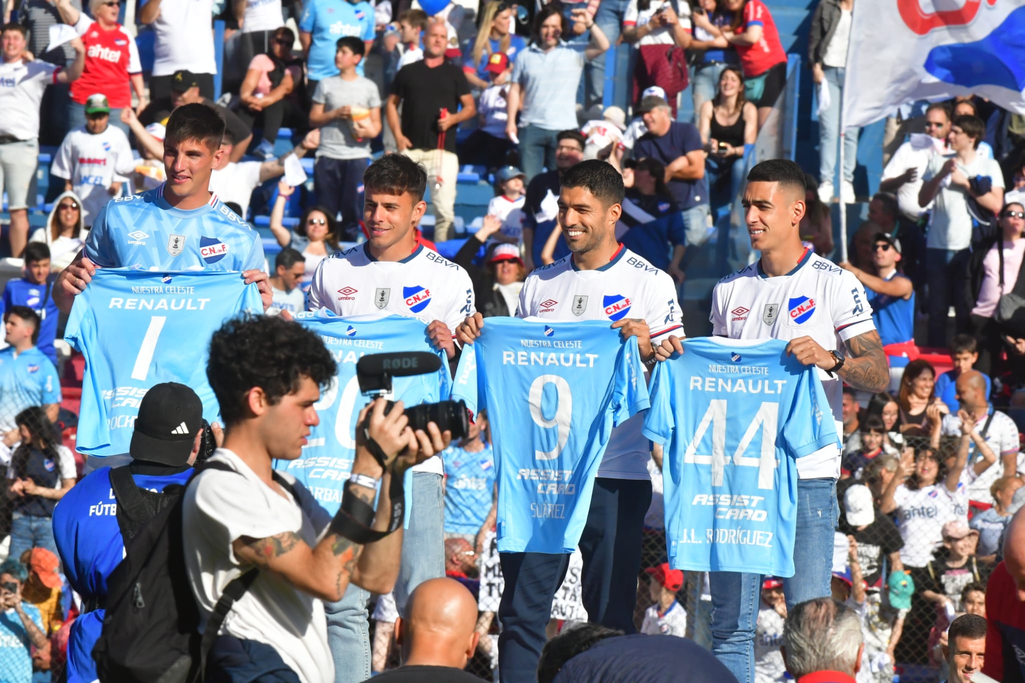 Sergio Rochet, Felipe Carballo, Luis Suárez y José Luis Rodríguez en el Gran Parque Central. Foto: Darwin Borrelli.