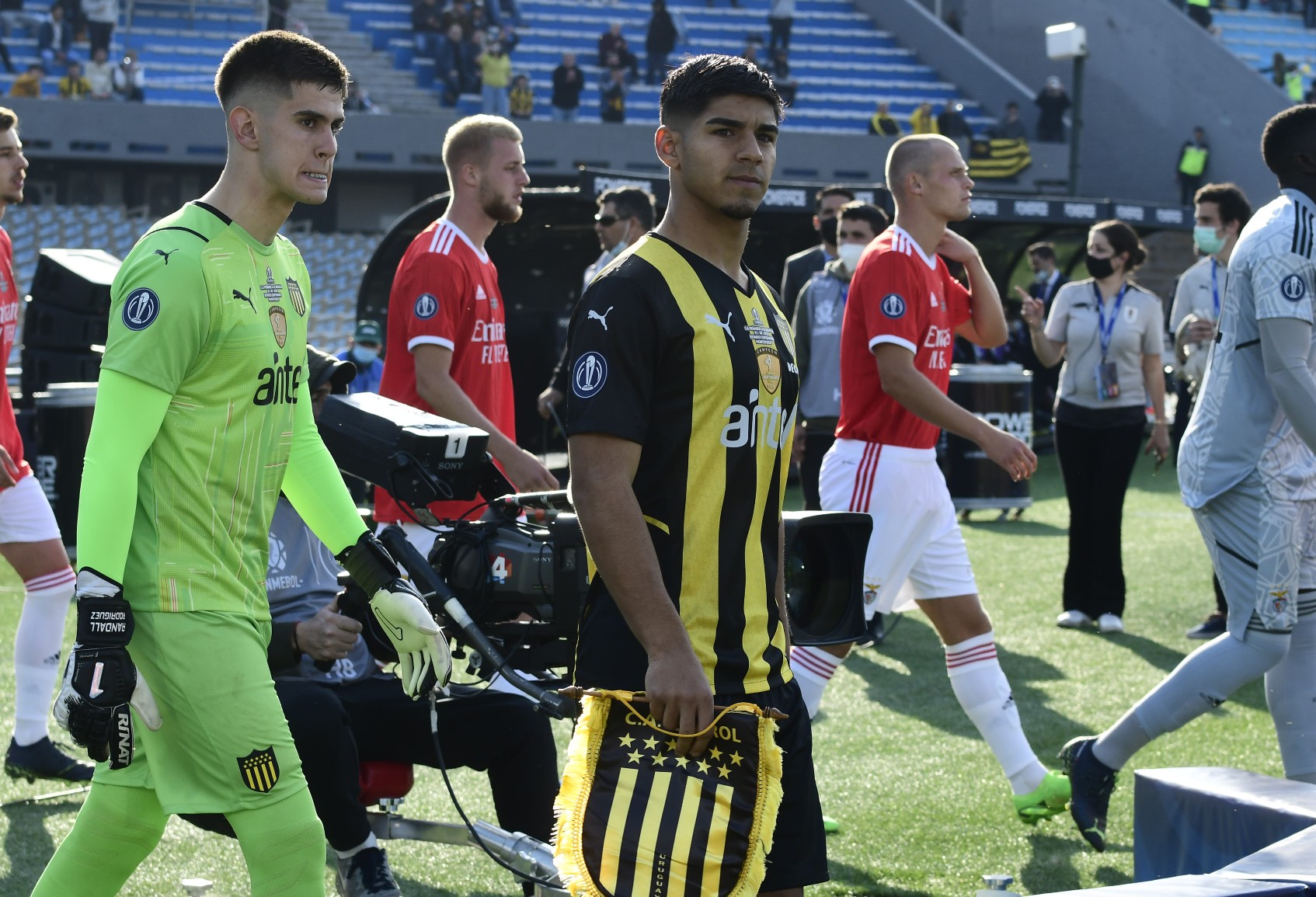 Mathías de Ritis fue capitán de la Sub 20 de Peñarol en la final ante Benfica. Foto: Leonardo Mainé.