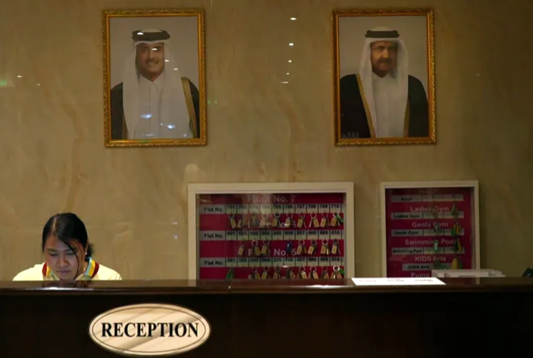 Imágenes del emir en un hotel. Foto: LA NACIÓN (GDA)