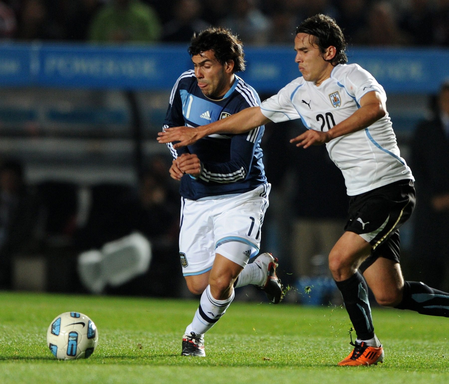 En el partido que Uruguay le ganó a Argentina en Santa Fe por Copa Libertadores.