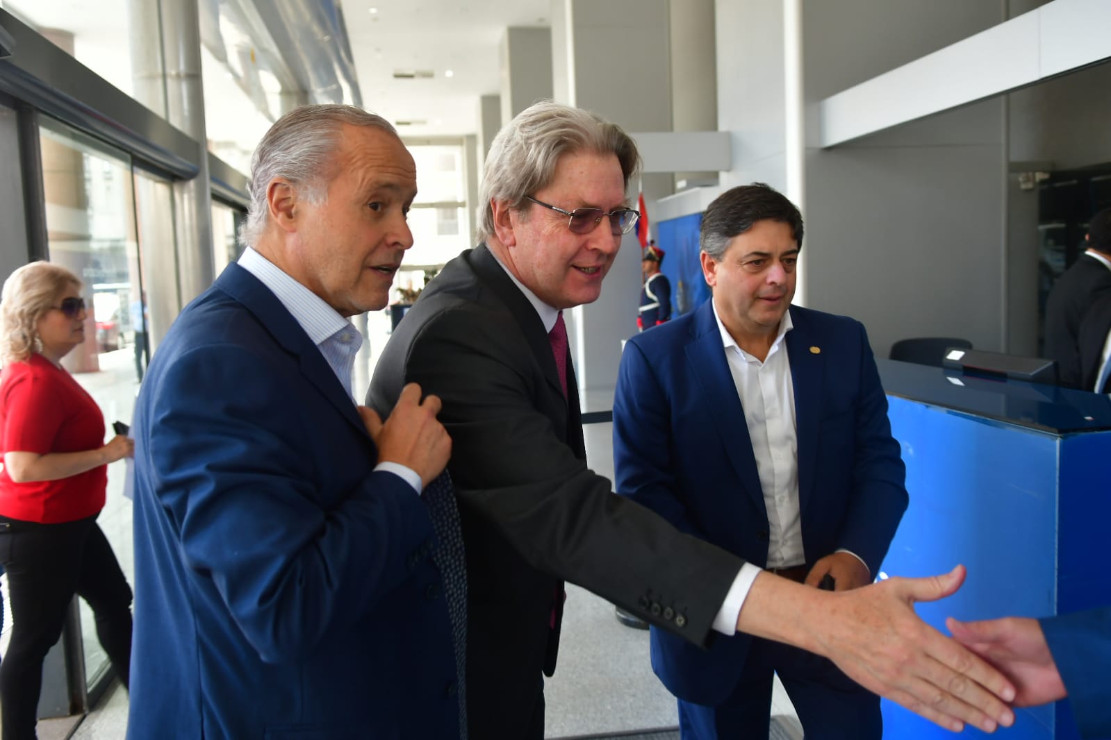 Pablo Iturralde (PN), Ope Pasquet (PC) y Daniel Peña (Partido de la Gente). Foto: Francisco Flores