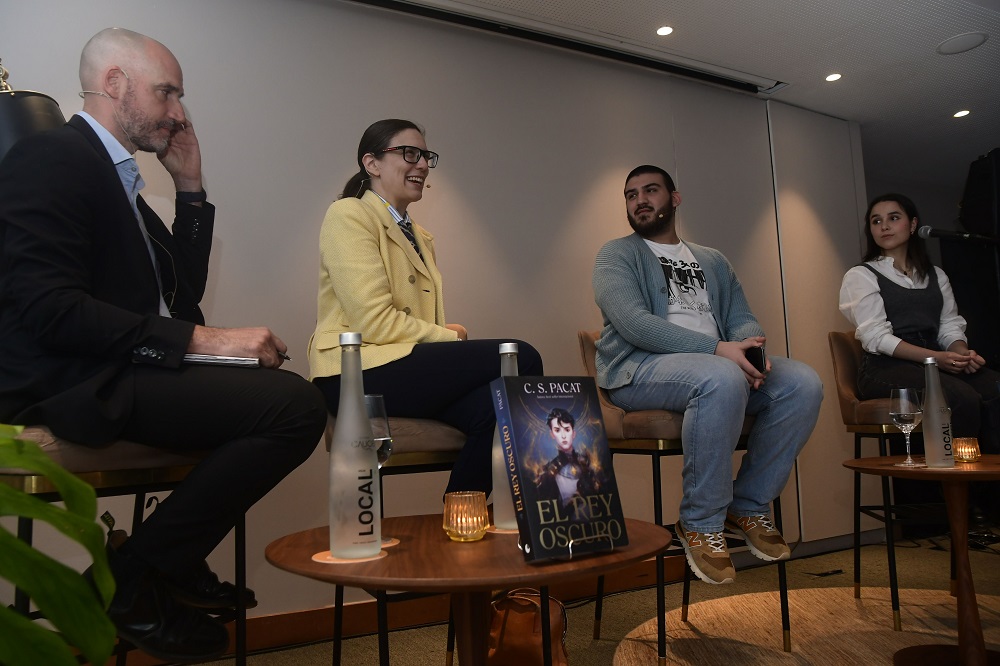 Presentación de C.S. Pacat en Montevideo