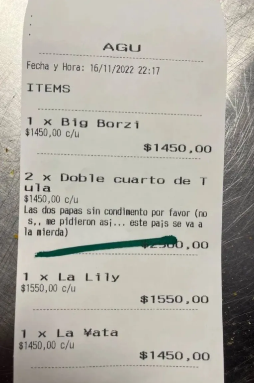 El ticket completo de la hamburguesería de la ciudad de La Plata. Foto: Crónica, LA NACIÓN (GDA)