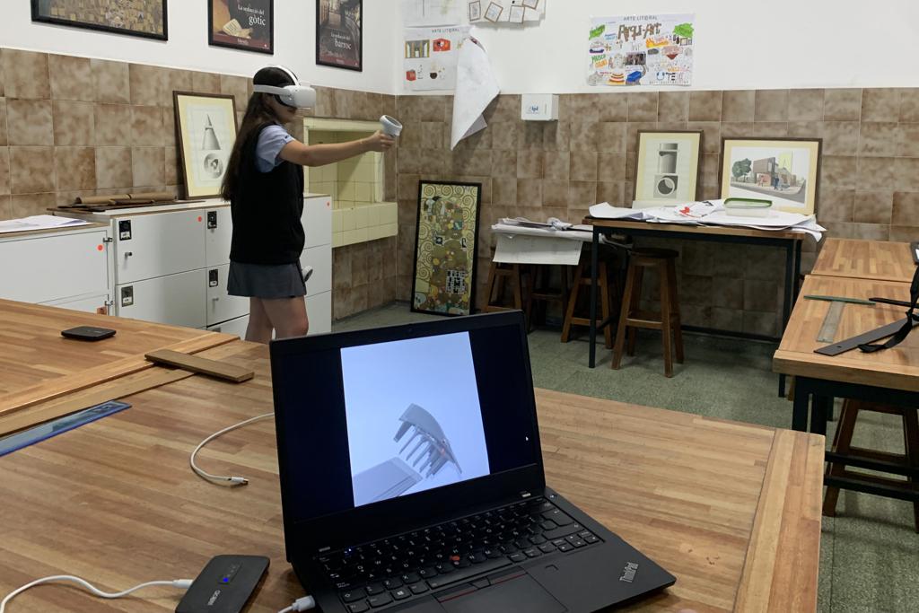 Alumnos del Colegio Seminario experimentaron la realidad virtual y el metaverso en clase de Matemáticas. Foto: Cortesía