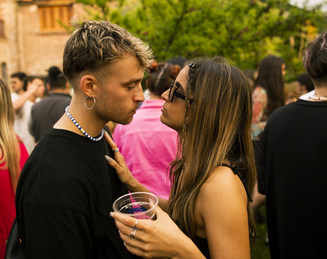 Agus Morales con su novio.