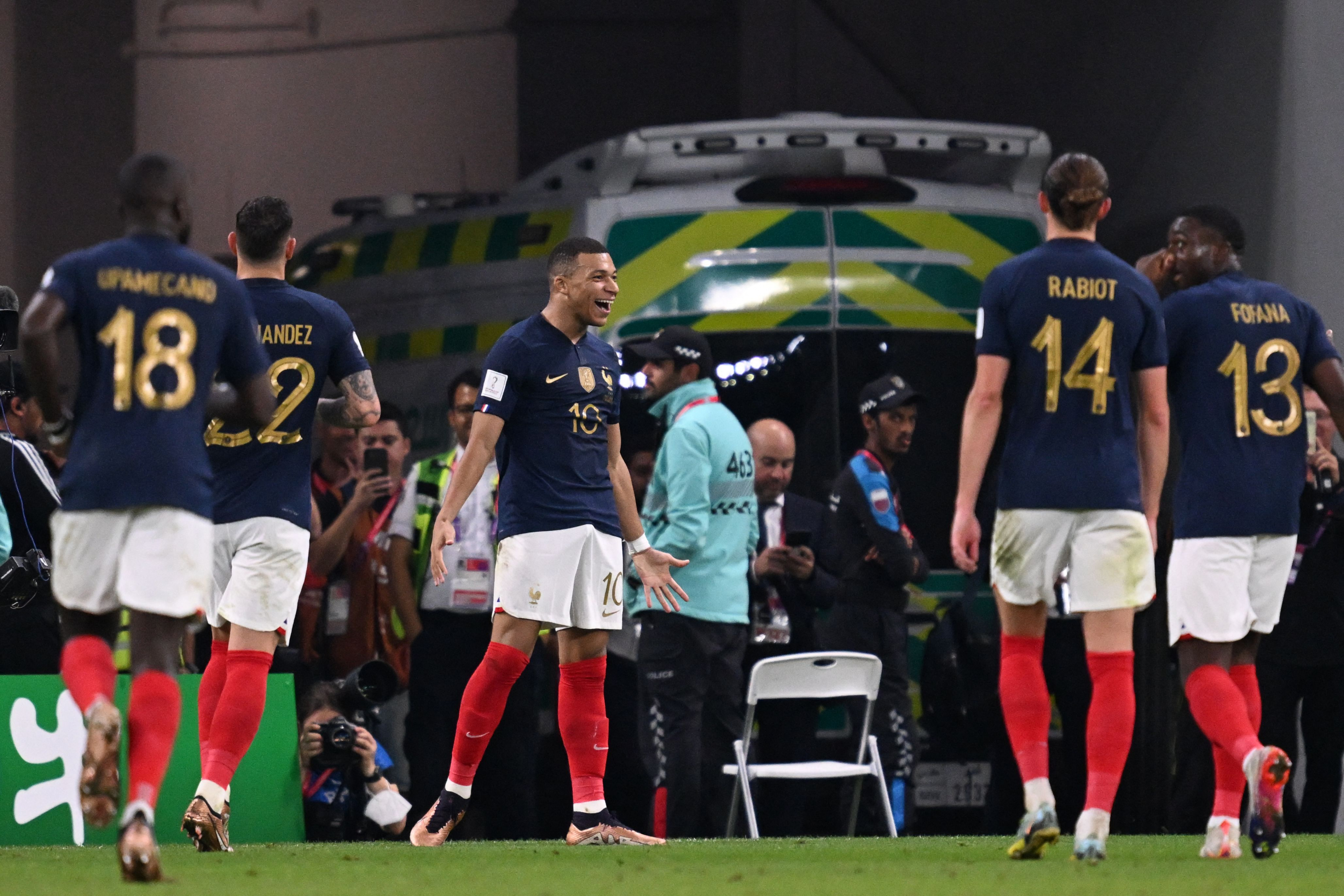 El festejo de Kylian Mbappé en el Francia-Polonia. Foto: AFP.